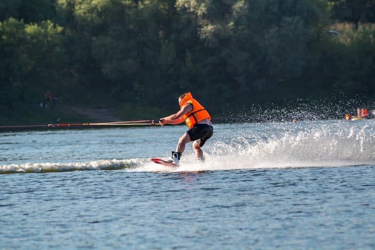 Top 8 Best Beginner Wakeboards 2022 [Size Chart Included]