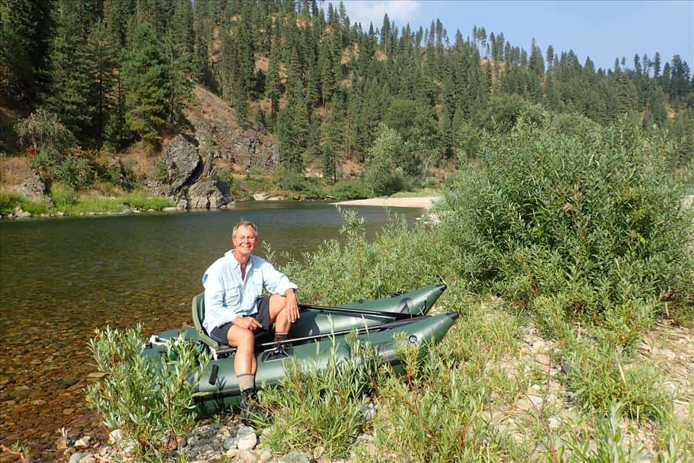 5 Best One Man Pontoon Boats [2022]: 16 Tips Included Inside